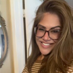 Meet your Posher, Angelica